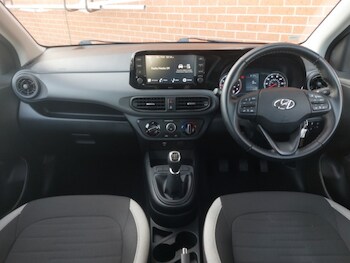Used Hyundai i10 2022 for sale - 77992639: Photo