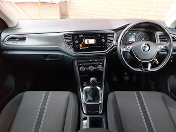 Used Volkswagen T-Roc 2019 for sale - 77273142: Photo