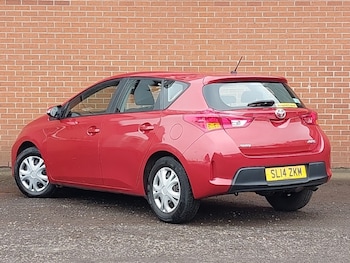 Used Toyota Auris 2014 for sale - 77797530: Photo