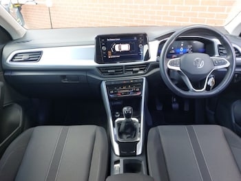Used Volkswagen T-Roc 2023 for sale - 78460556: Photo