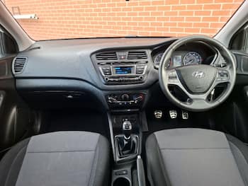 Used Hyundai i20 2017 for sale - 79635960: Photo