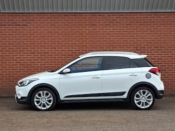 Used Hyundai i20 2017 for sale - 79635960: Photo