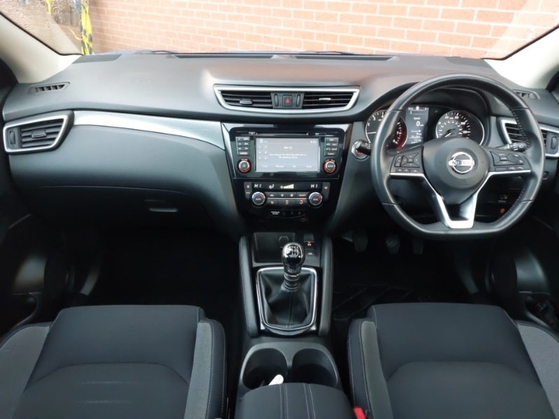 Used Nissan Qashqai 2017 for sale - 76779566: Photo 2