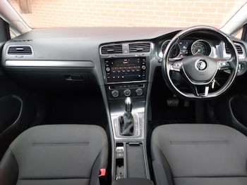 Used Volkswagen Golf 2018 for sale - 78559623: Photo