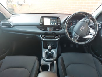 Used Hyundai i30 2017 for sale - 78977049: Photo