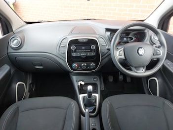 Used Renault Captur 2018 for sale - 75491550: Photo
