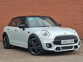Used MINI Hatch 2019 for sale - 79642411: Photo