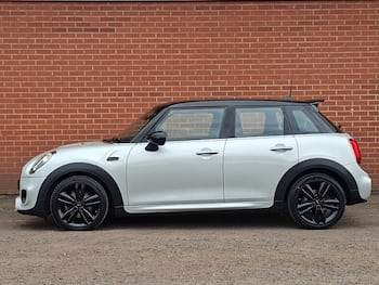 Used MINI Hatch 2019 for sale - 79642411: Photo