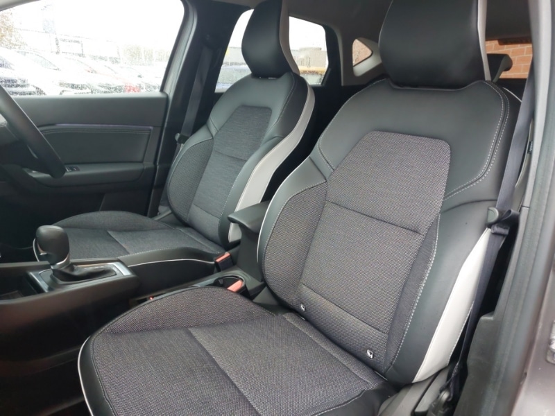 Used Renault Captur 2023 for sale - 77086952: Photo 12