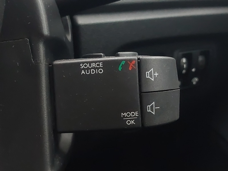 Used Renault Captur 2018 for sale - 76484108: Photo 13