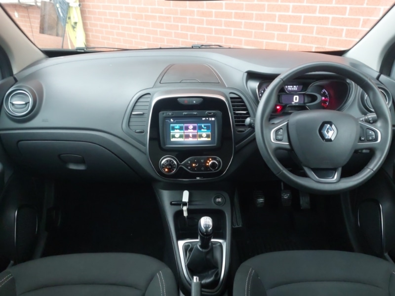 Used Renault Captur 2018 for sale - 76484108: Photo 2
