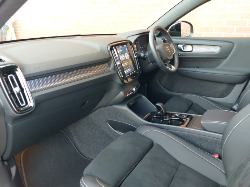 Used Volvo XC40 2024 for sale - 76408185: Photo 5