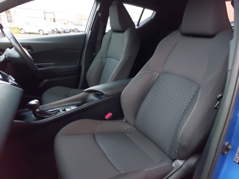 Used Toyota C-HR 2023 for sale - 77448807: Photo 12