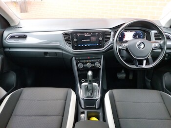 Used Volkswagen T-Roc 2021 for sale - 77531318: Photo