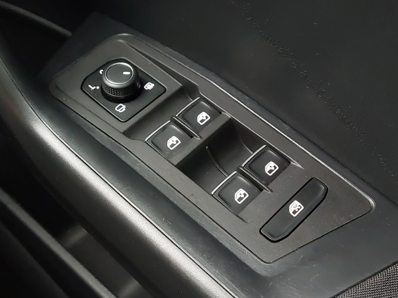 Used Volkswagen T-Roc 2018 for sale - 76880053: Photo 19