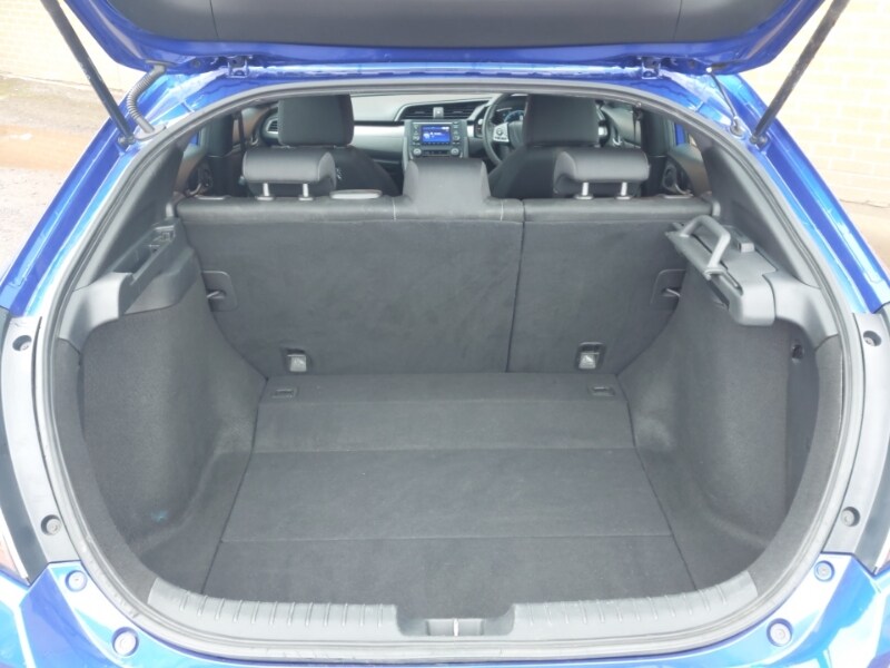 Used Honda Civic 2018 for sale - 77907936: Photo 8