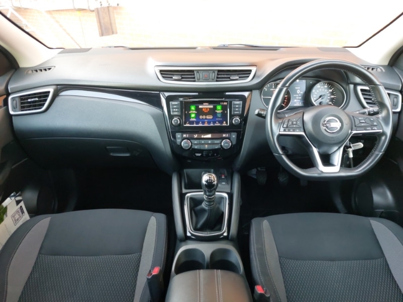 Used Nissan Qashqai 2018 for sale - 77352885: Photo 2