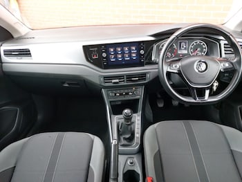 Used Volkswagen Polo 2018 for sale - 76699929: Photo