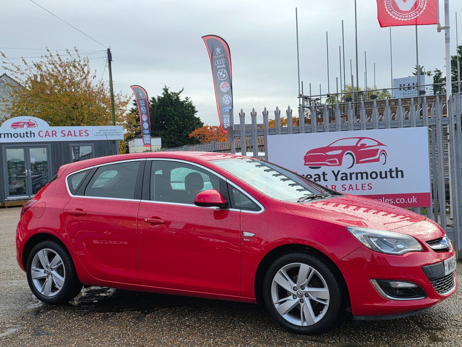Used Vauxhall Astra 2014 for sale - 76449452: Photo 2