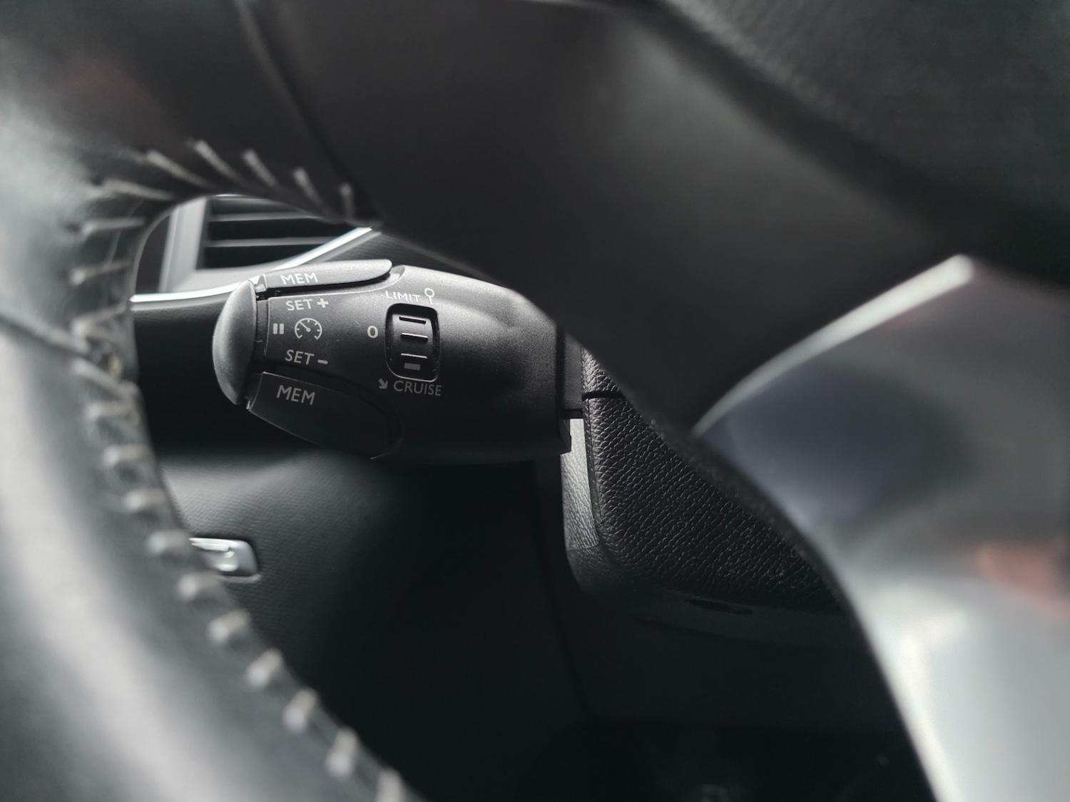 Used Peugeot 308 2014 for sale - 76762207: Photo 37