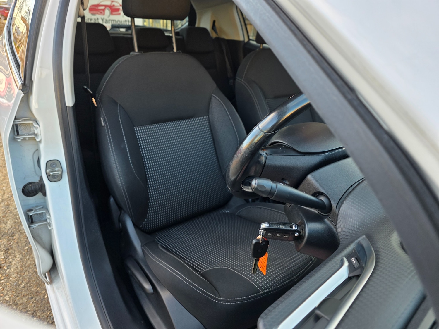 Used Peugeot 208 2015 for sale - 76440019: Photo 13