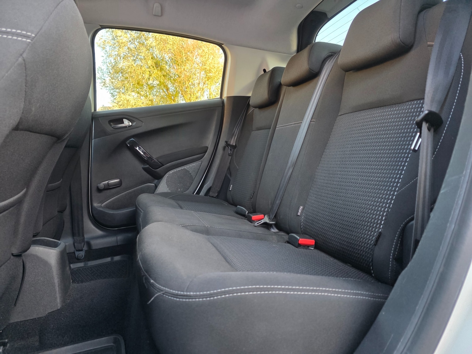 Used Peugeot 208 2015 for sale - 76440019: Photo 16