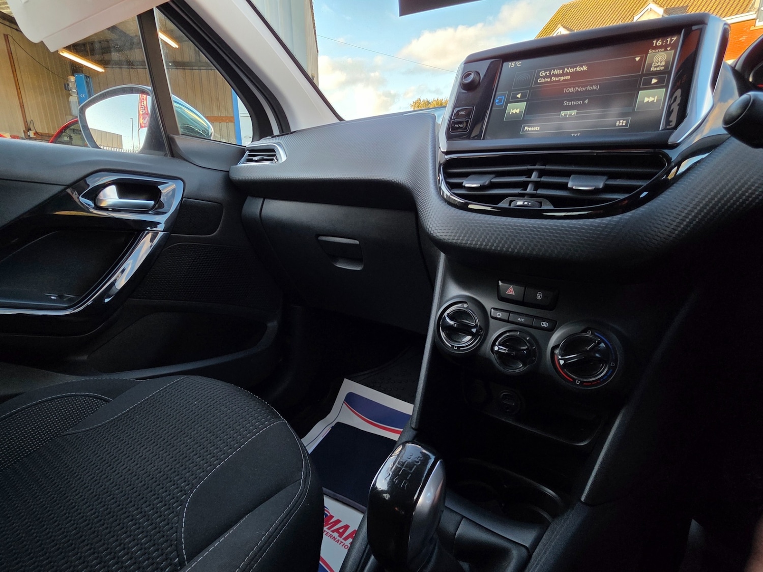 Used Peugeot 208 2015 for sale - 76440019: Photo 20