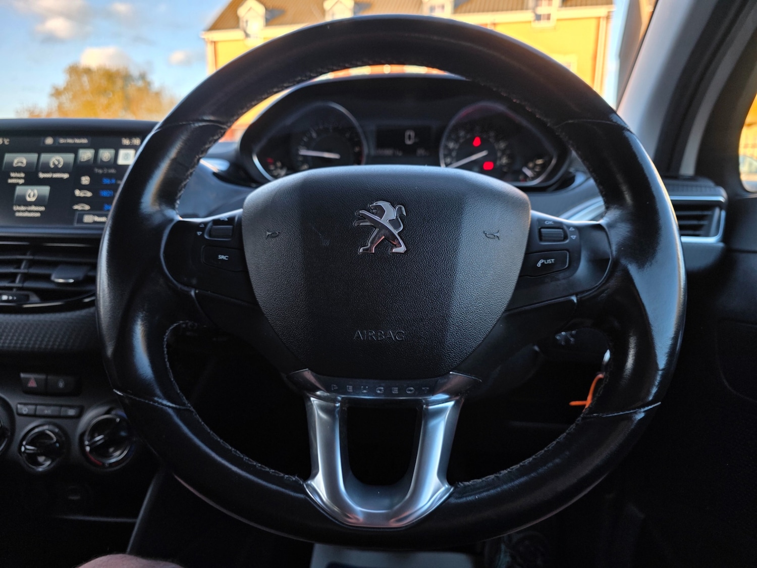 Used Peugeot 208 2015 for sale - 76440019: Photo 29