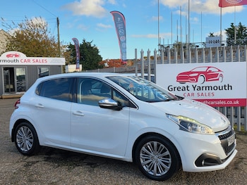 Used Peugeot 208 2015 for sale - 76440019: Photo