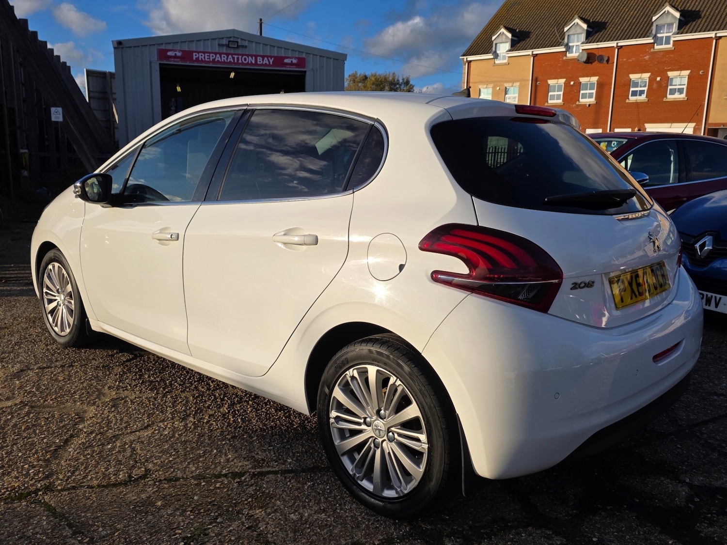 Used Peugeot 208 2015 for sale - 76440019: Photo 6