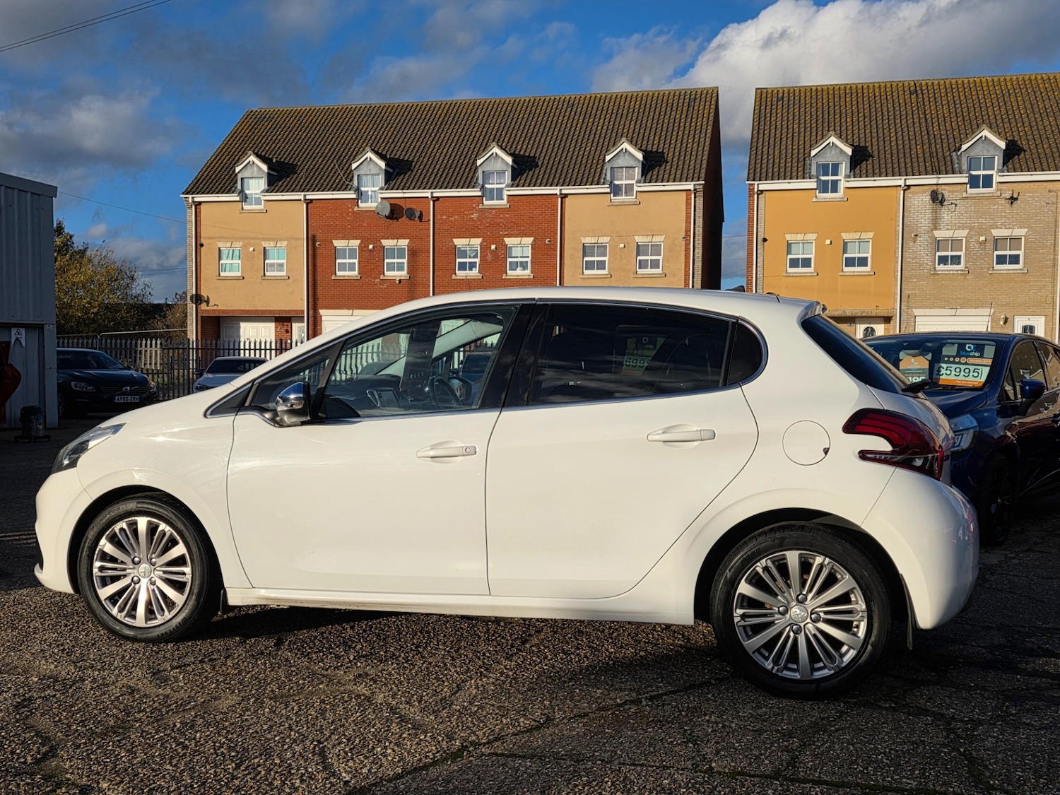 Used Peugeot 208 2015 for sale - 76440019: Photo 8