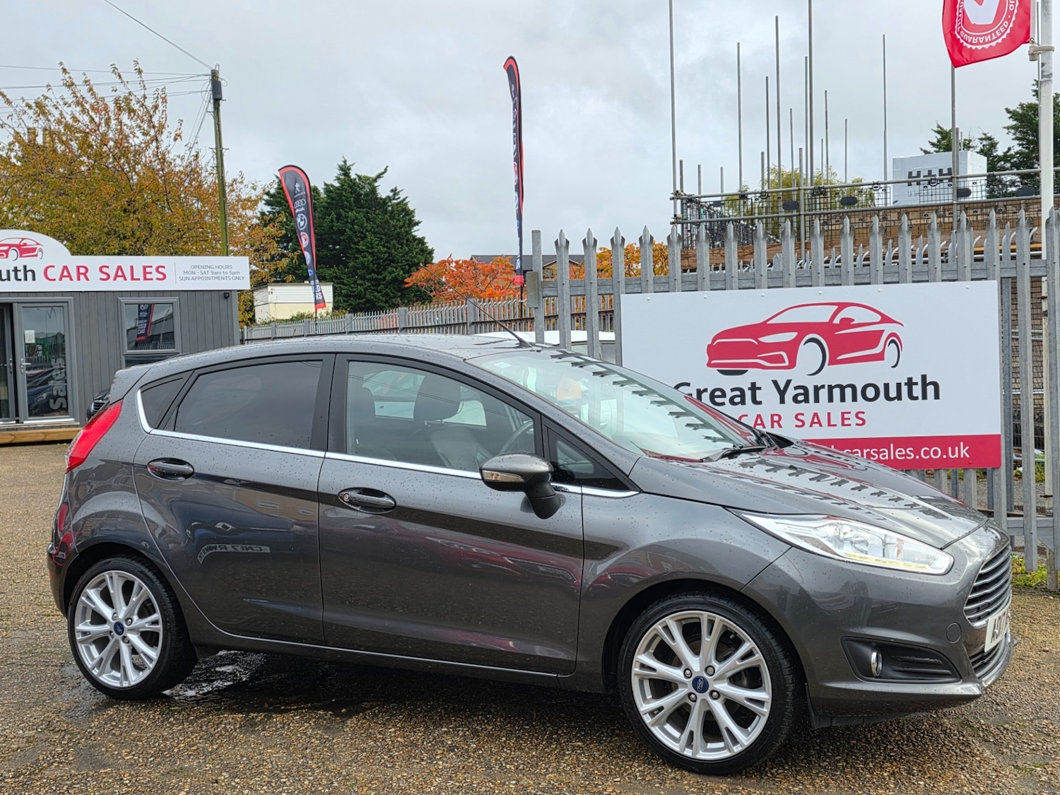 Used Ford Fiesta 2017 for sale - 76453726: Photo 2