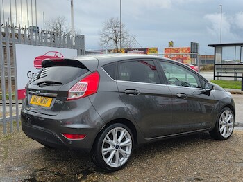 Used Ford Fiesta 2017 for sale - 76453726: Photo