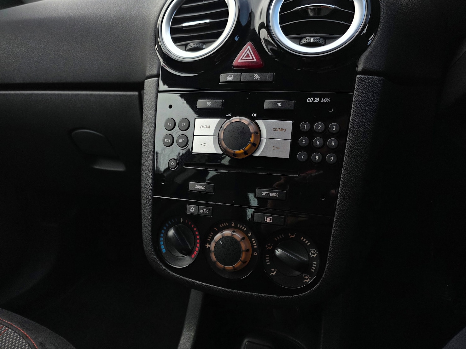 Used Vauxhall Corsa 2012 for sale - 76638606: Photo 21