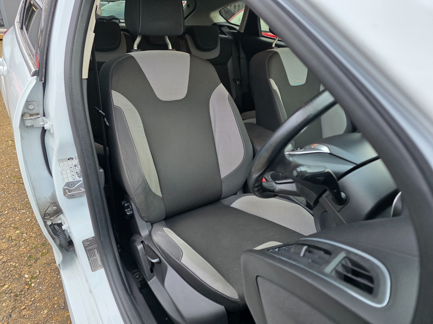 Used Ford Focus 2014 for sale - 76722389: Photo 11