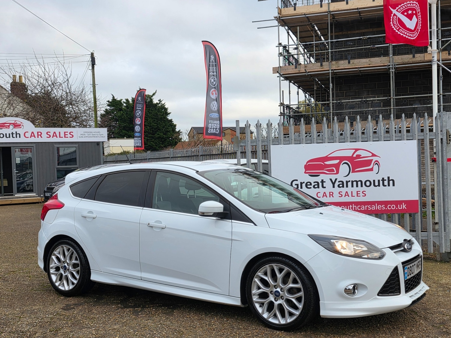 Used Ford Focus 2014 for sale - 76722389: Photo 2