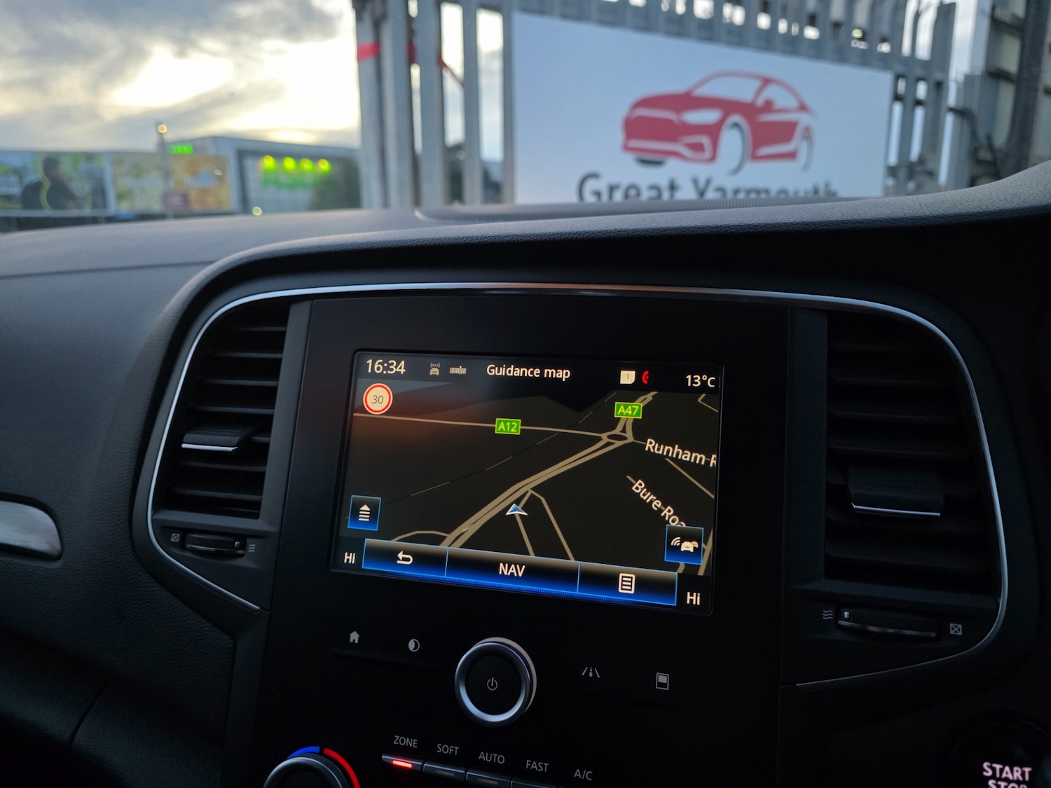 Used Renault Megane 2017 for sale - 76440012: Photo 30