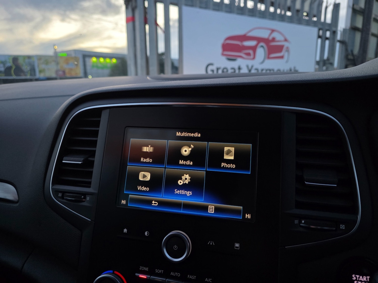 Used Renault Megane 2017 for sale - 76440012: Photo 31