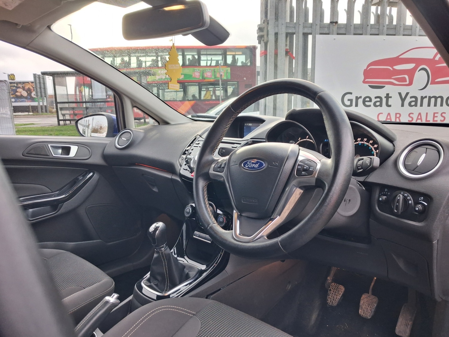 Used Ford Fiesta 2015 for sale - 76547607: Photo 11