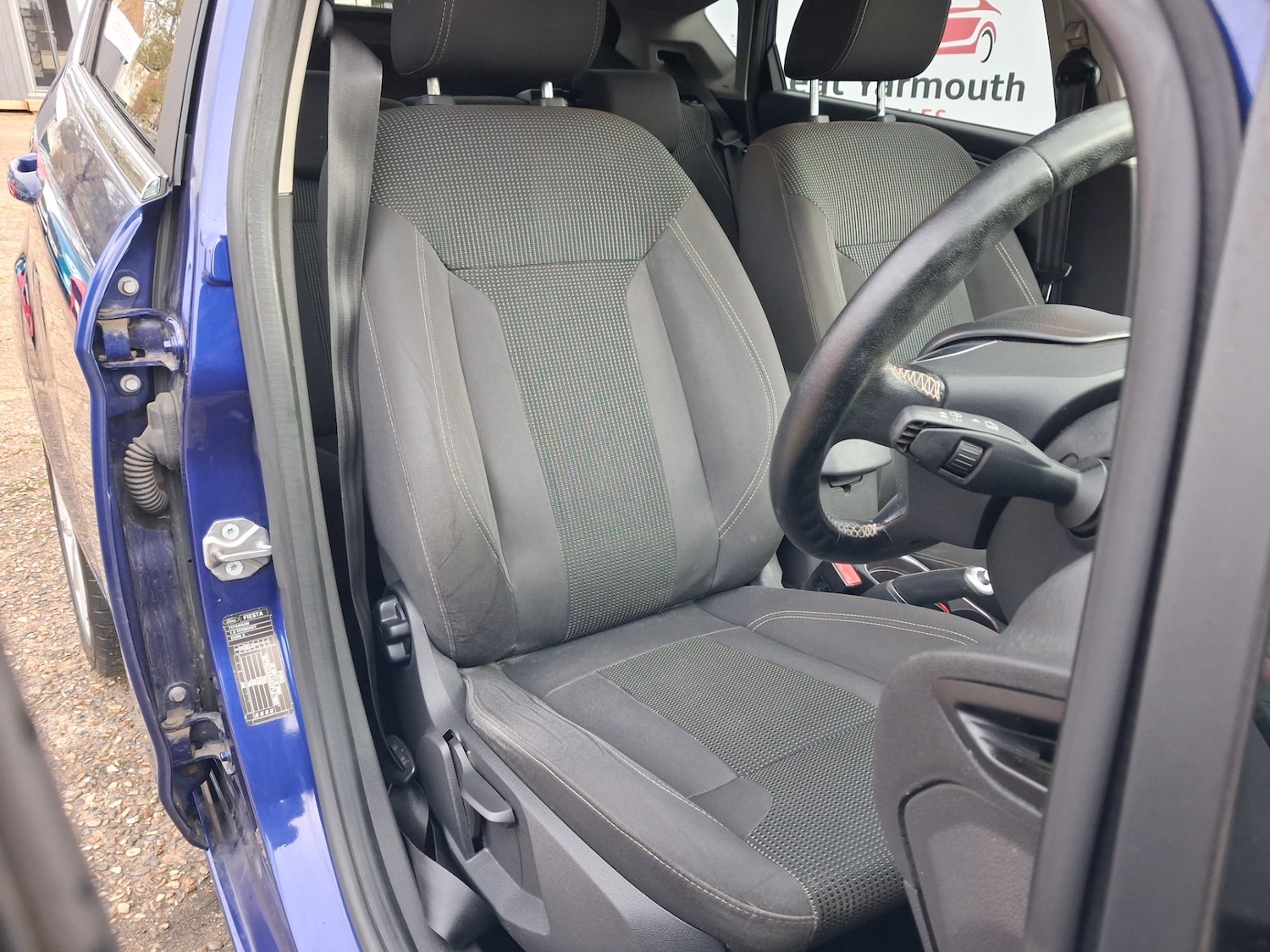 Used Ford Fiesta 2015 for sale - 76547607: Photo 12