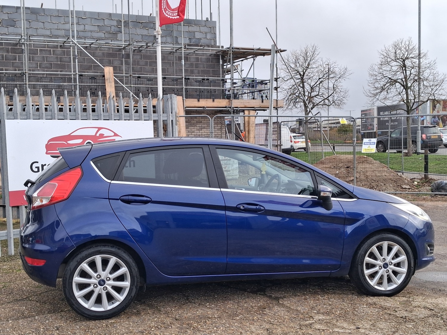 Used Ford Fiesta 2015 for sale - 76547607: Photo 3