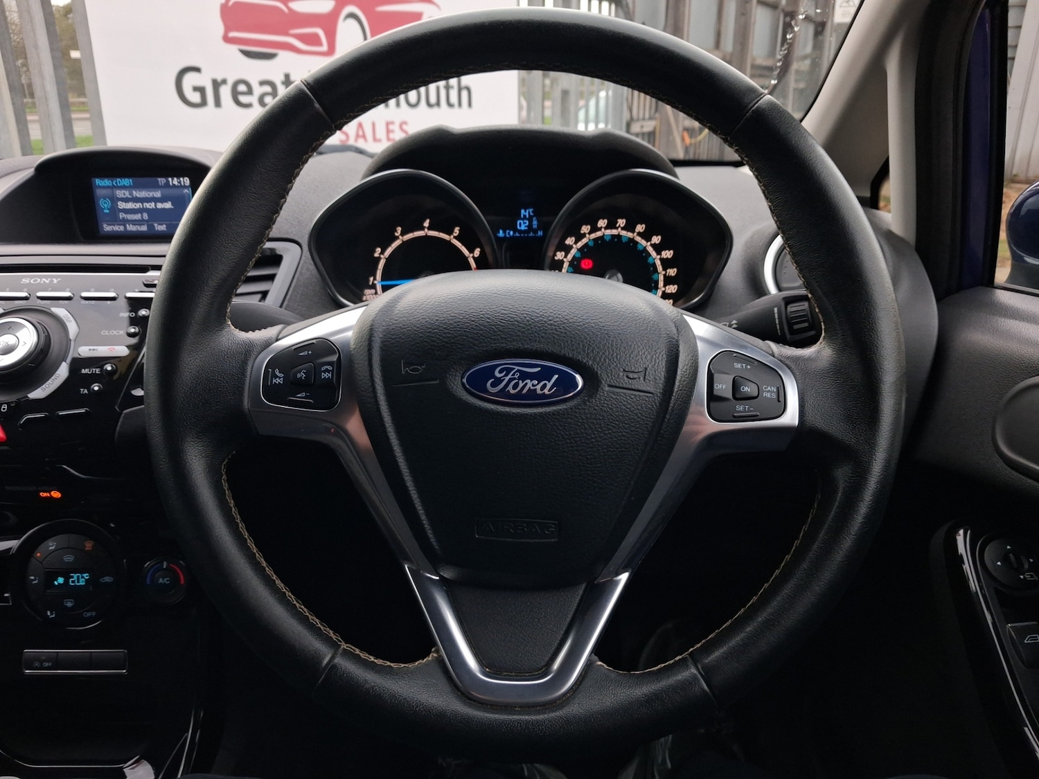 Used Ford Fiesta 2015 for sale - 76547607: Photo 30