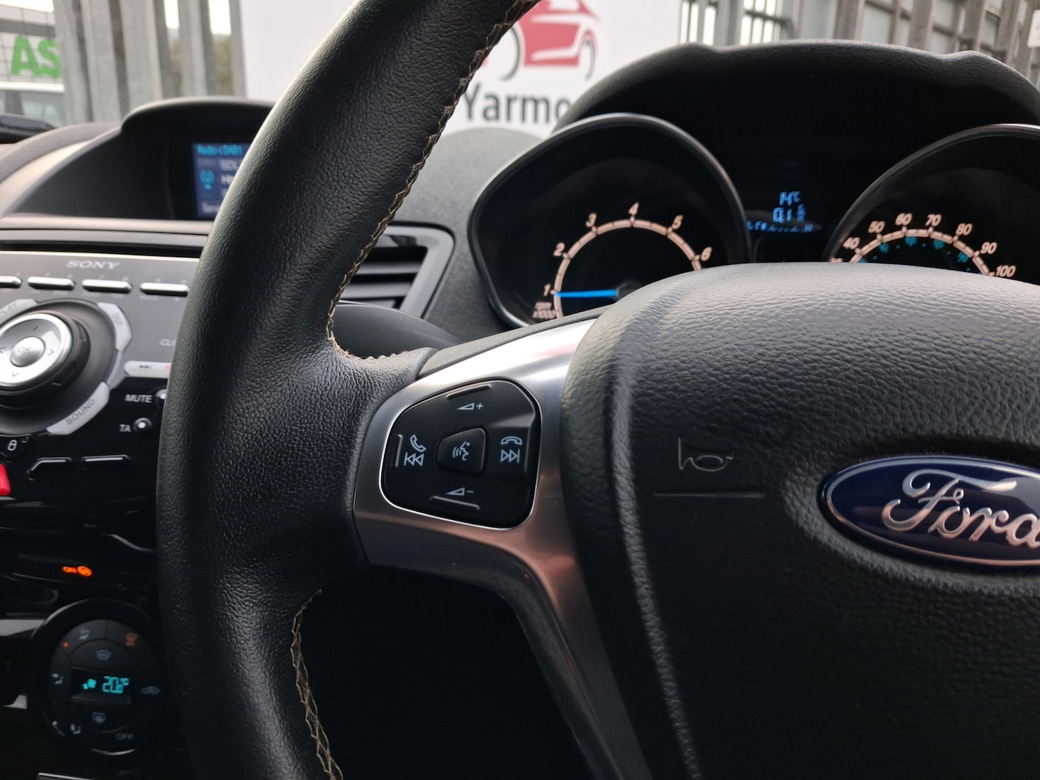 Used Ford Fiesta 2015 for sale - 76547607: Photo 32