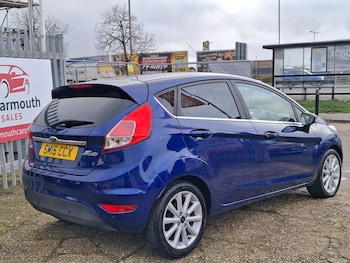 Used Ford Fiesta 2015 for sale - 76547607: Photo