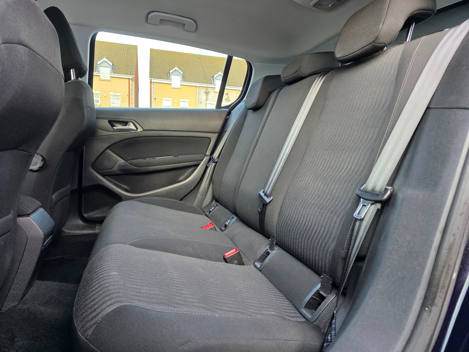 Used Peugeot 308 2015 for sale - 76863734: Photo 15