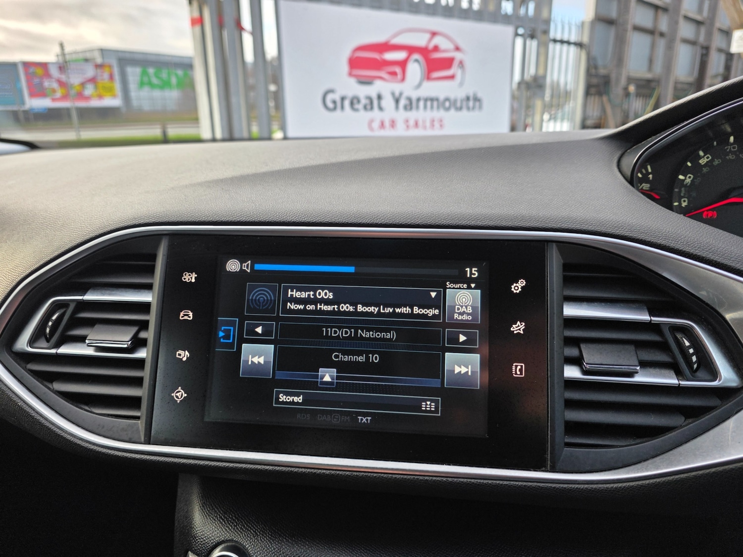 Used Peugeot 308 2015 for sale - 76863734: Photo 26