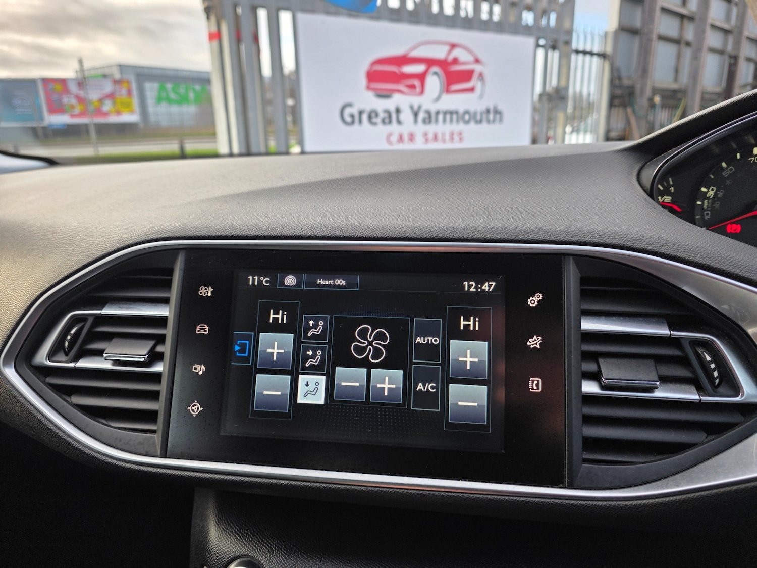 Used Peugeot 308 2015 for sale - 76863734: Photo 28