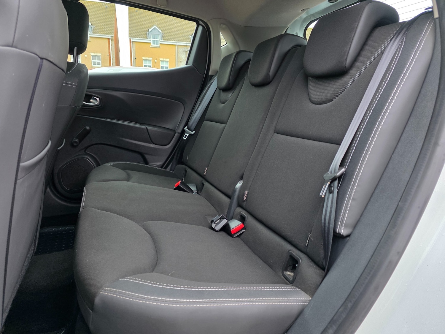 Used Renault Clio 2018 for sale - 76664910: Photo 15