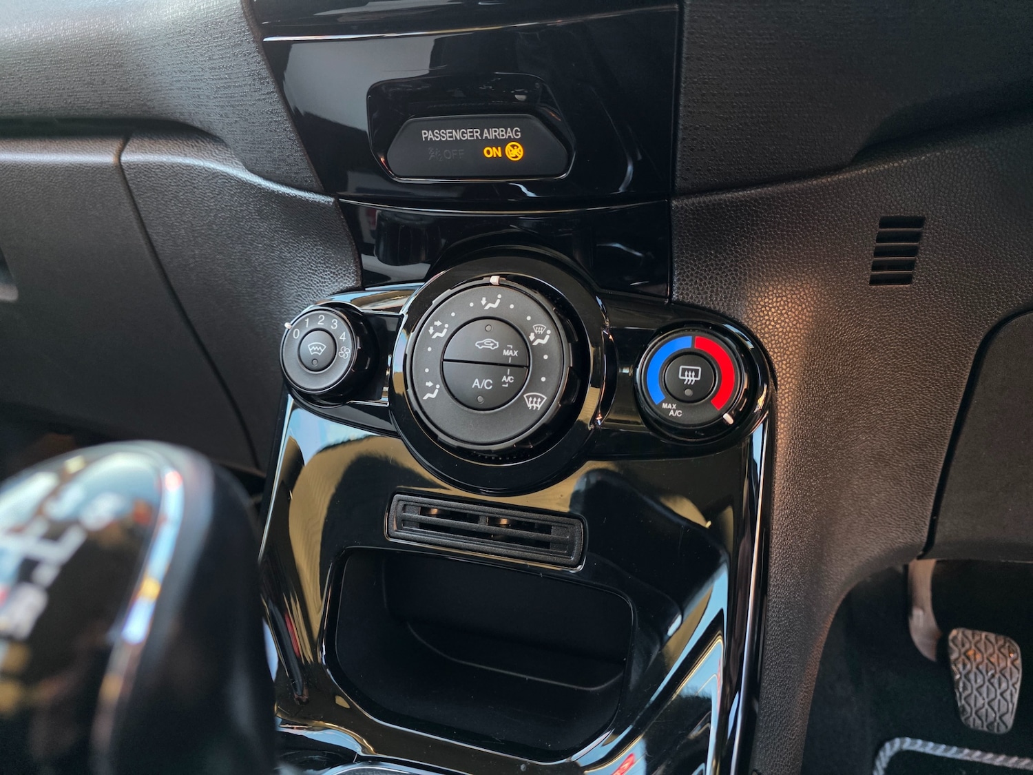 Used Ford Fiesta 2017 for sale - 76449352: Photo 23