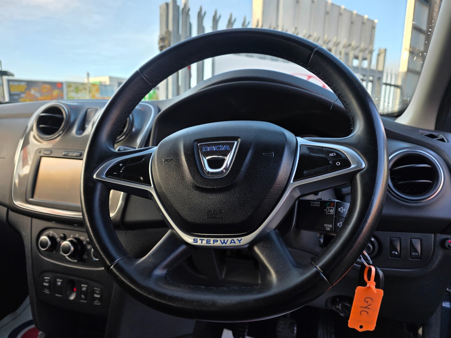 Used Dacia Sandero Stepway 2018 for sale - 76638765: Photo 11